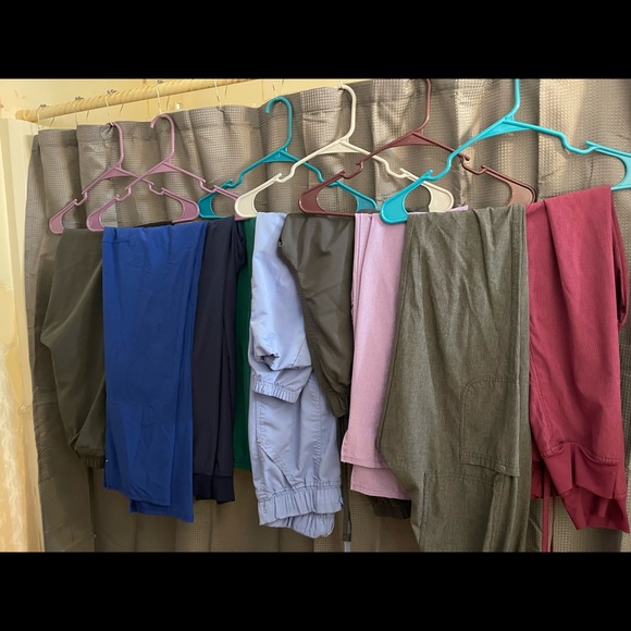 Small & Medium Scrub tops & bottoms. - Picture 1 of 6